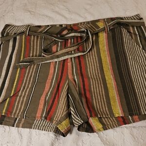 Liz Claiborne Red and Green Cargo Shorts with Casual Style